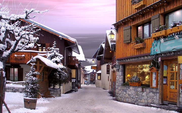 Luxury Ski Chalets in Courchevel 1300 Tile