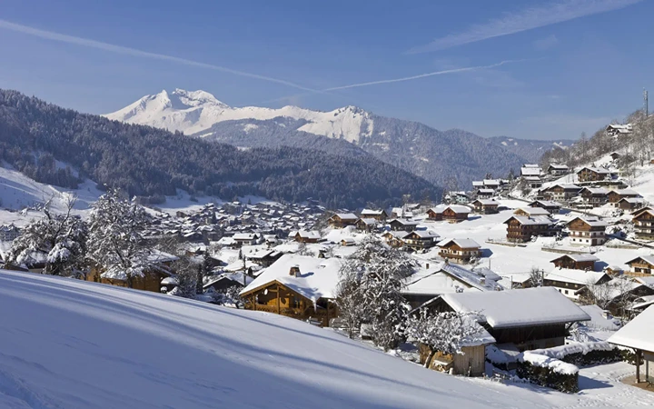 Luxury Ski Chalets in Morzine Tile