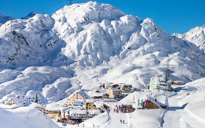 Luxury Ski Chalets in St Christoph Tile