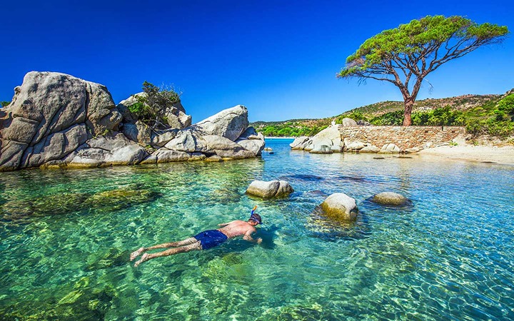 Luxury Villas in Corsica Tile